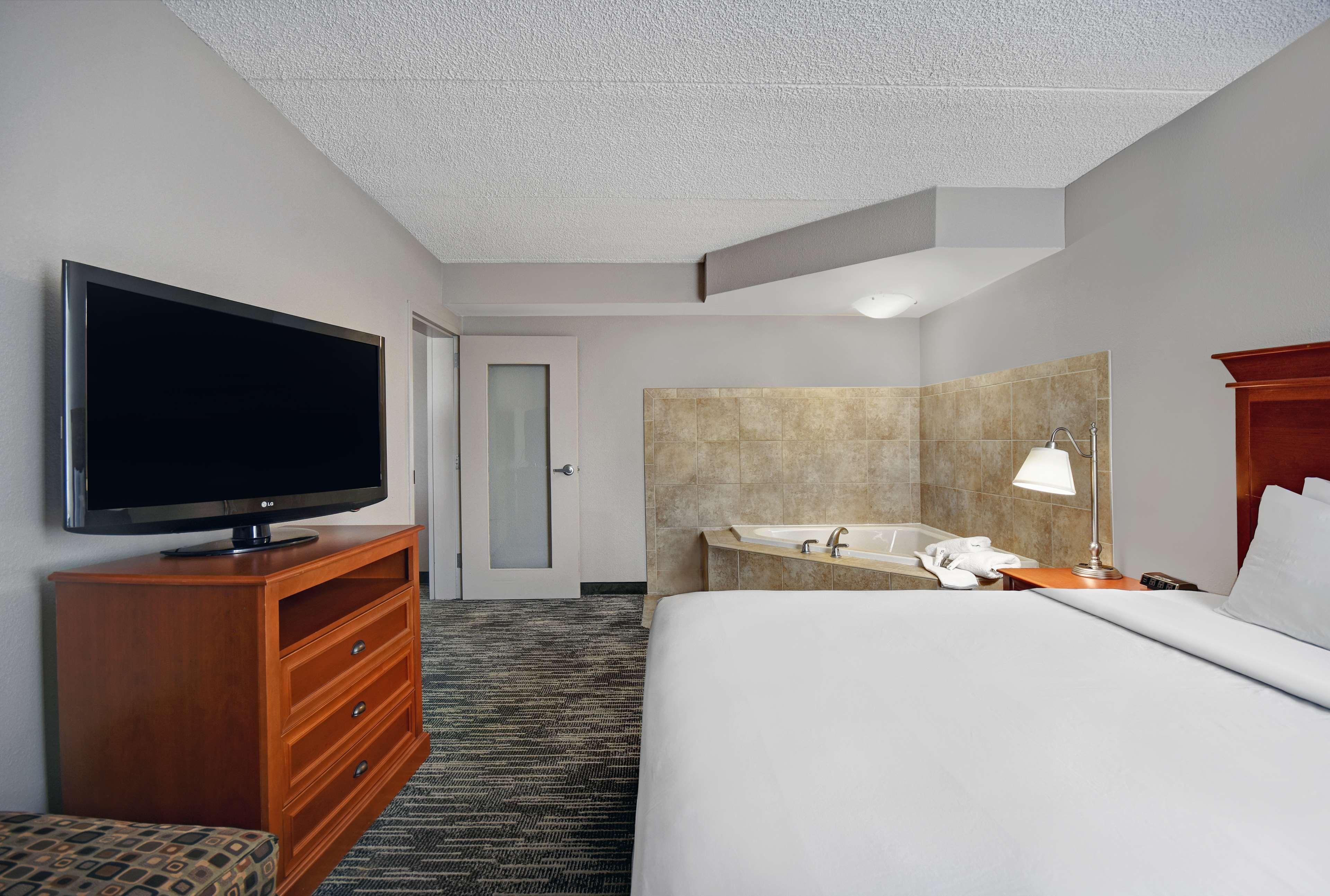 Spark By Hilton Rochester University Area ภายนอก รูปภาพ