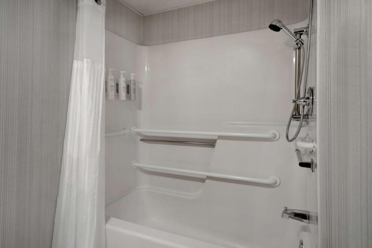 Spark By Hilton Rochester University Area ภายนอก รูปภาพ