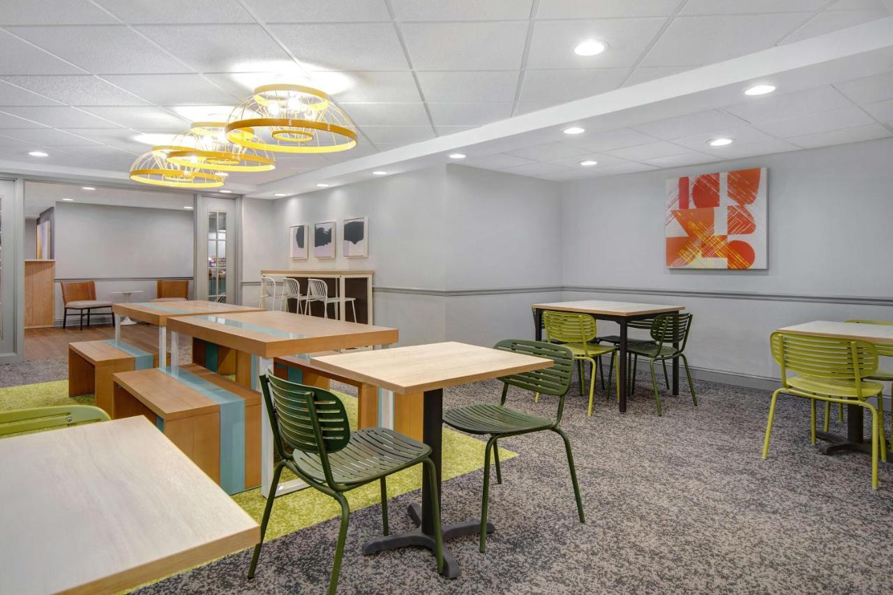 Spark By Hilton Rochester University Area ภายนอก รูปภาพ