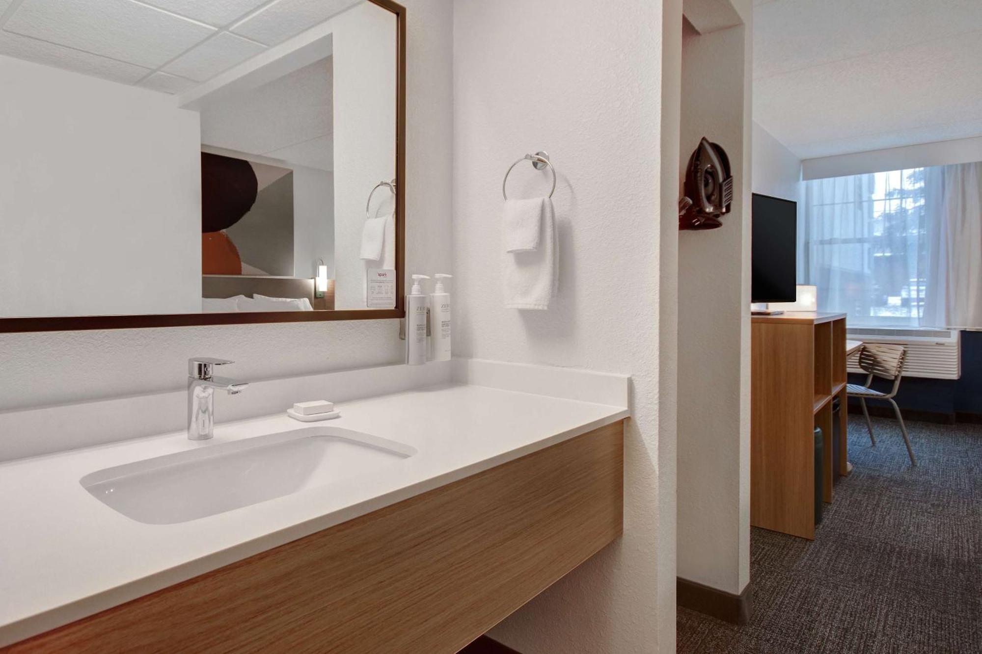 Spark By Hilton Rochester University Area ภายนอก รูปภาพ